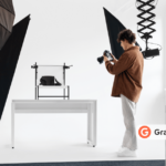 photographe qui réalise un shooting photo produit